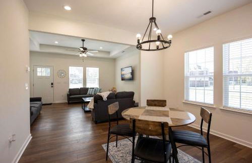 4 Min to Downtown - En-Suite Bath - Washer and Dryer - Foto 15