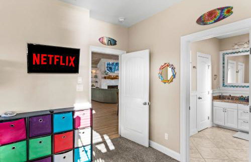 Beachfront Hideaway! Luxury Beachfront, SwimSpa, Game Room, Firepit by Bolivar Vacations - Foto 51