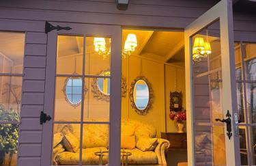 The Pink Cottage upstairs suite & Garden Summer Room - Foto 69