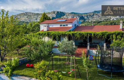 Villa Eleona with private pool and garden - Photo 4