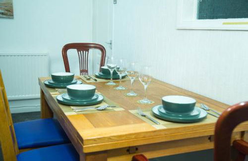 Lucky Home 24 - Ideal for Trade & Family - 2 Bedrooms - 3 Beds - Max 4 Guests - Close to BAE, Docks, Lake District, Beaches - Foto 32