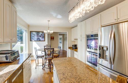Near Lake Murray: Family Getaway w/ Screened Porch - Foto 8