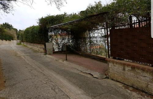 Villa del Golfo Urio with swimming pool shared by the two apartments it is essential to have a car - Foto 69