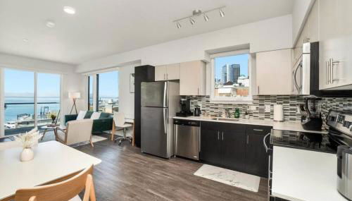 Waterfront Views Prime Downtown Apartment - Foto 2