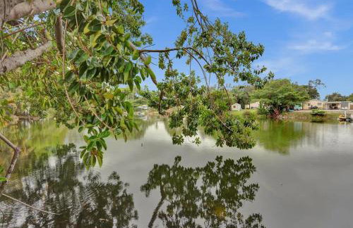 Lakefront Villa with Heated Pool Kayaks and Outdoor Fun - Foto 37