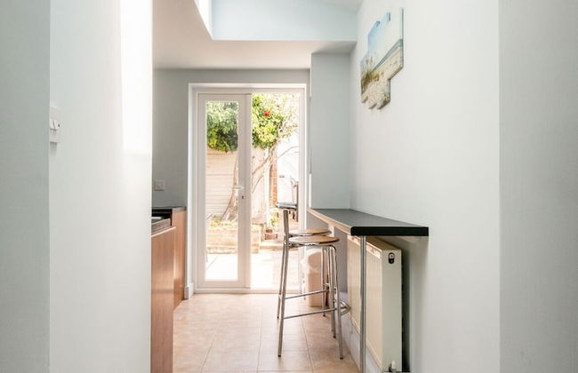 2 b&b 40 Percent off Weekly Half Price Monthly - Photo 14