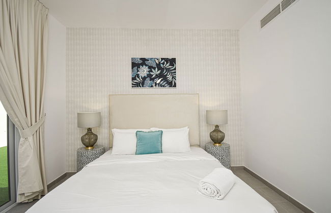 Elegant 3 BR Dubai South - Photo 48