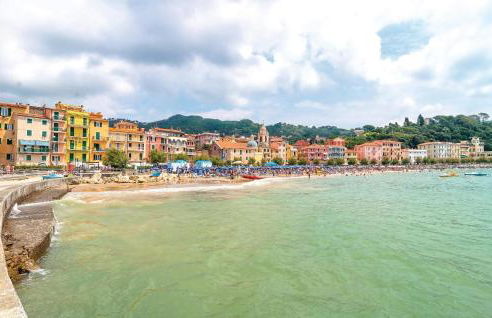 Beautiful Apartment In Pitelli -Sp- - Foto 16