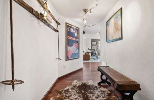 City Center Oasis Prime Location with Views - Foto 30