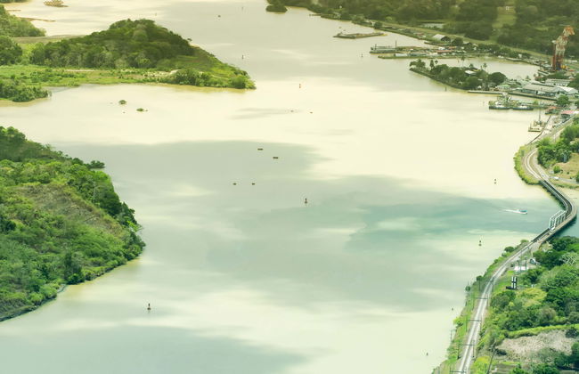 Excursión al canal de Panamá con visita a las esclusas de Agua Clara - Foto 1