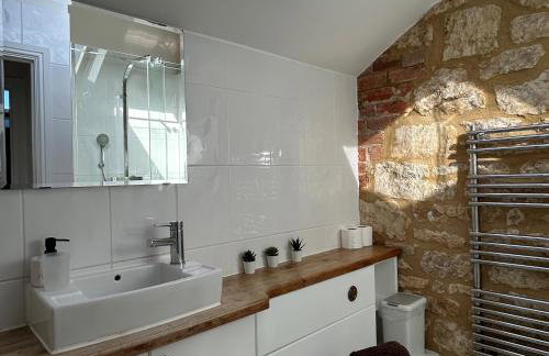 Badgers Sett at Tove Valley Cottages - Photo 3