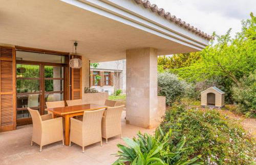 Villa de lujo con piscina, jacuzzi, jardín y terraza - Foto 23