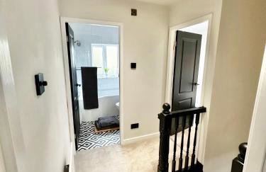 2BR House By Ankers Short Lets & Serviced Accommodation Manchester With Competitive Rates & Free Parking - Foto 14