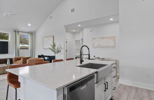 Mega Sized Luxury - Up to 24 Ppl - Downtown Access - Foto 5