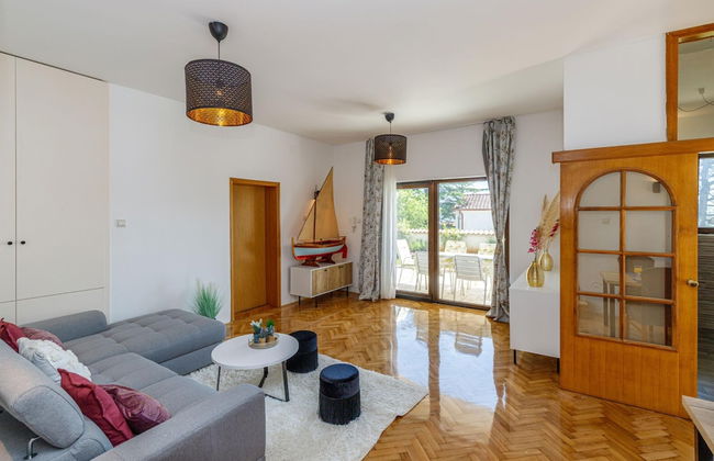 Exclusive Pool Escape Near Sea - Photo 10