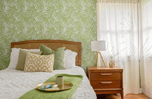 Indy Palm Pad with Patio & Tiki Bar-Mid-Century Charmer-Family Friendly - Photo 26