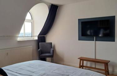 Livora Living - Stilvolles DG-Apartment an der Fußgängerzone - 2 Schlafzimmer - Foto 15