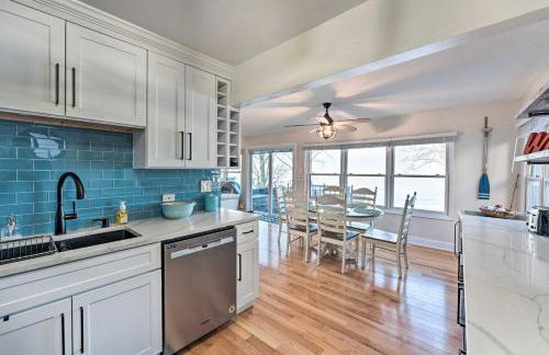 Lakefront Home with Gorgeous Sunsets, Kayaks, and Pier - Foto 9