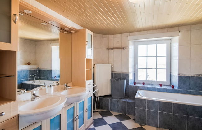 Pretty Farmhouse in Houffalize With Courtyard - Photo 18