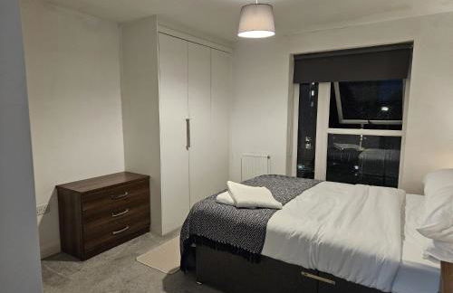 8 mins walk City Centre, Birmingham University, 20 mins walk Edgebaston stadium, 1 Bed Spacious Apartment - Foto 2