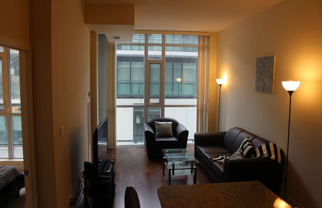 Custom Luxury Suite - By Elite Suites - Photo 33