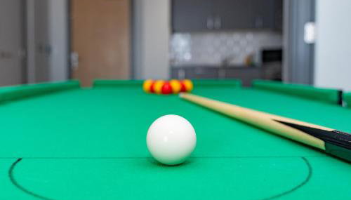 Brand New Skyline View 2BR Apartment with Pool Table - 21st Floor - Foto 2