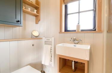 The Black Swan Shepherd Hut - Foto 14