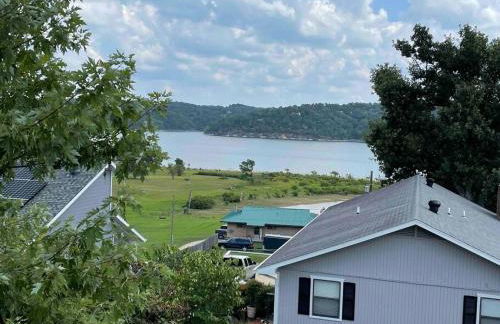 Beaver Lake Studio - King size bed and lake view - Foto 12