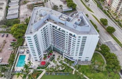 Modern Condo by the Beach, Water Taxi Stop, Prime Location! - Foto 28