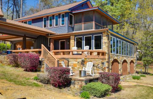 Luxurious Lakefront Paradise in Scottsboro with Dock - Foto 2