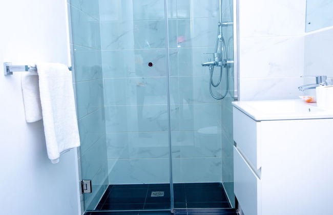 Embassy Gardens Premier Suites - Photo 40