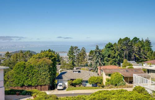 Stunning Bay-View Home in Kensington! - Photo 3