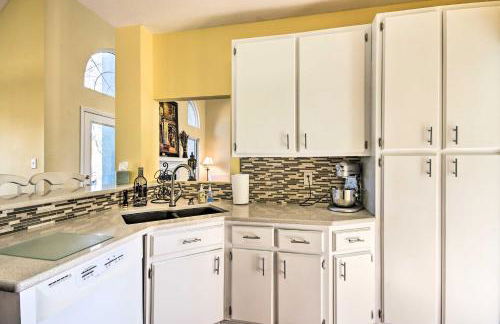 Luxe Lake House with Pool and Dock on Deep Water Cove! - Foto 9