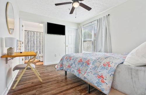 New 4BR 4BA AU Oasis 2 Mins to Downtown & Stadium Sleeps 10 - Foto 4