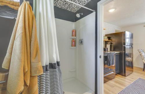 Walk to Memorial Stadium Family Home with Patio - Foto 17