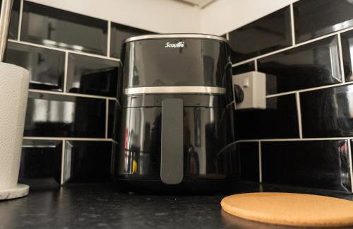 Crew Quarters - Your Ideal Stay in Bury - Photo 58