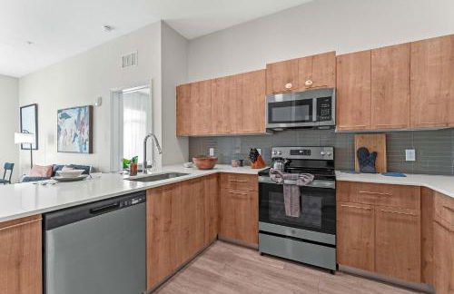 Riviere 2BR Apartment Pet Friendly Oasis Sleeps 6 Close to Epic Universe Pool & Gym - Foto 9