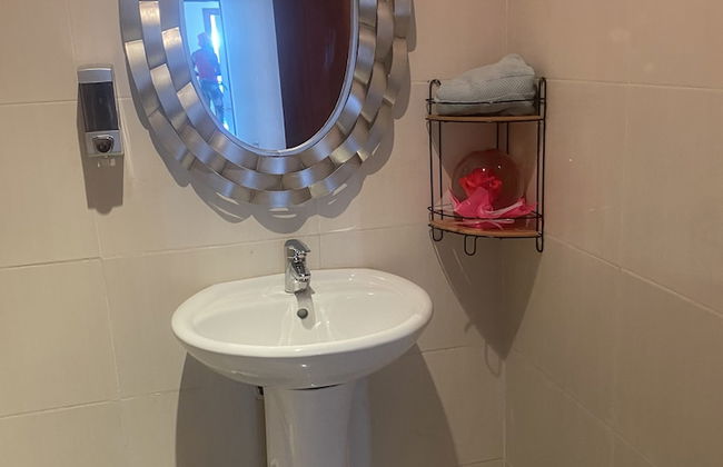 2 Minutes Walk to Beach Huge 3 bdrm Condo with Pool - Photo 61