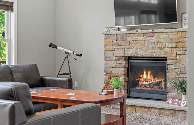 Tavern at the Woods by Avantstay Lakefront Views, Hot Tub, Firepit, Game Room - Foto 9