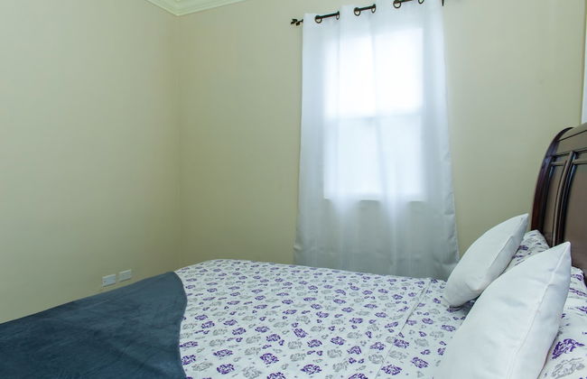 Kinsgton Modern Duplex Apartment with Pool - Foto 8