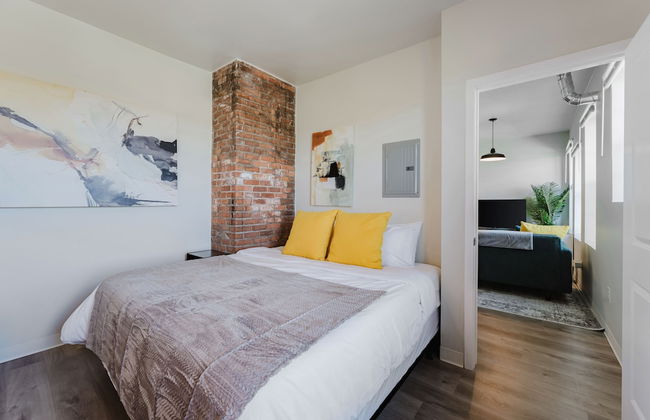 Modern Retreat Near Henry Ford - Photo 12