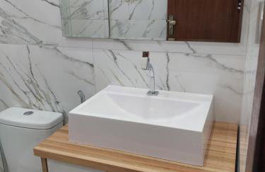 Casa com piscina e ar condicionado perto da Lagoa - Foto 6