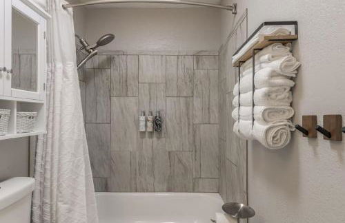 Escape to Bliss Relax in Cozy Style Spacious Suite with Two King Beds - Foto 8