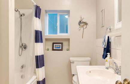 Cottage By The Bay by Avantstay 0.5mi to Beach! - Foto 40