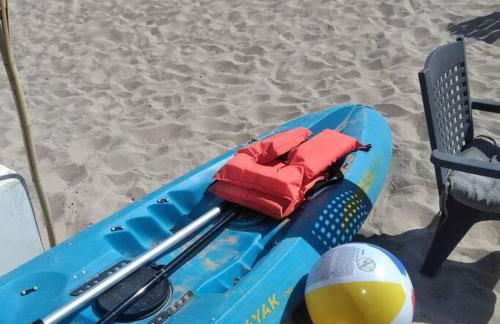 Beautiful Ocean Front Coastal Sunset Beach House - Foto 16