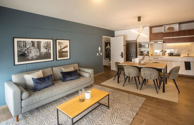 w Elegant 2BR in the Heart of Miraflores - Photo 12