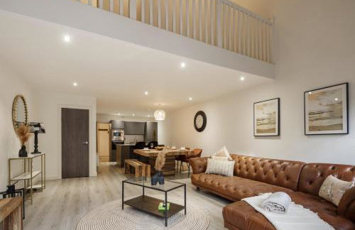 Exclusive Penthouse- 85 Inch Huge TV - Foto 1