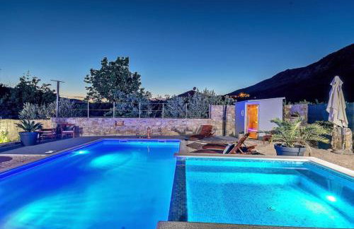 Luxury Villa,private pool, sauna,Jacuzzi,near Split - Photo 1