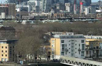 Stunning Thames View 2-Bedroom Apartment 2 Baths & 2 Balconies Sleeps 6 - Foto 2