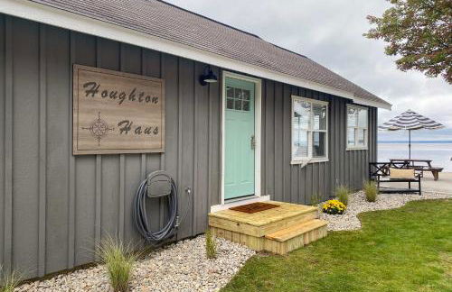 Charming Modern Cottage on Houghton Lake! - Photo 24